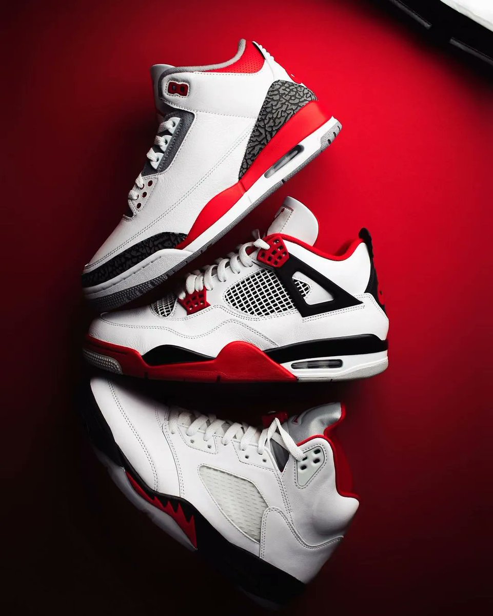 SneakerNews's tweet photo. What's your personal ranking of these?
(📷: gg_2315/IG) https://t.co/ipCzHv3imd