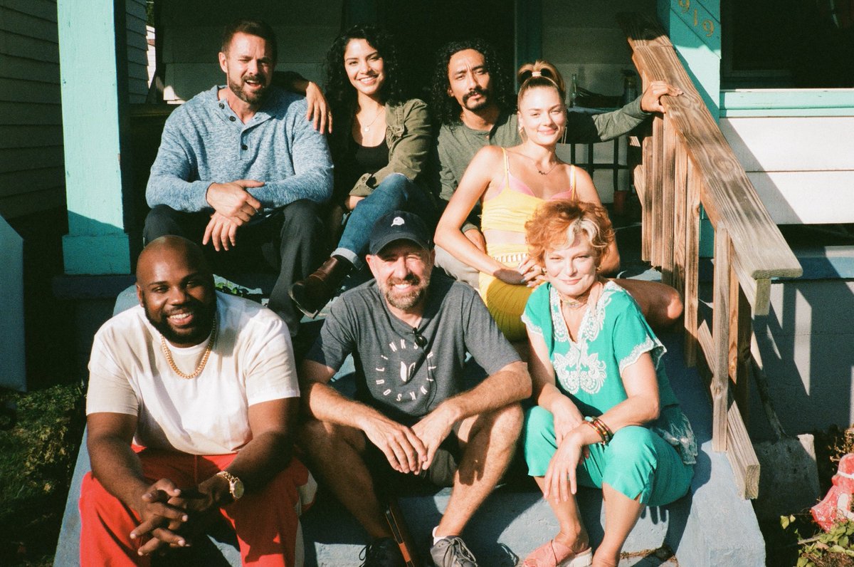 We just love the miles of smiles on the #Sprung set. Watch the season finale today! 😊