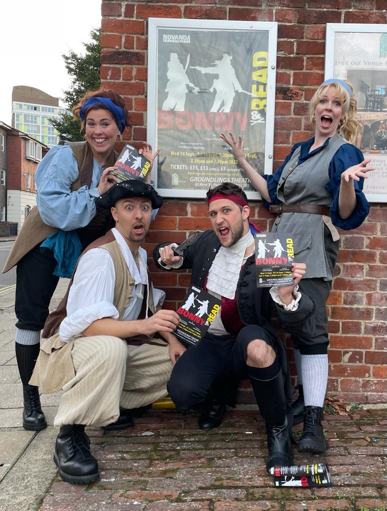 NovandaPro's tweet image. Autumn Tour Day 2! #BonnyAndRead #piratelife @GroundlingsUK @Saxton812 @jemwaterfield @c_mcdofficial @lawrence_harp