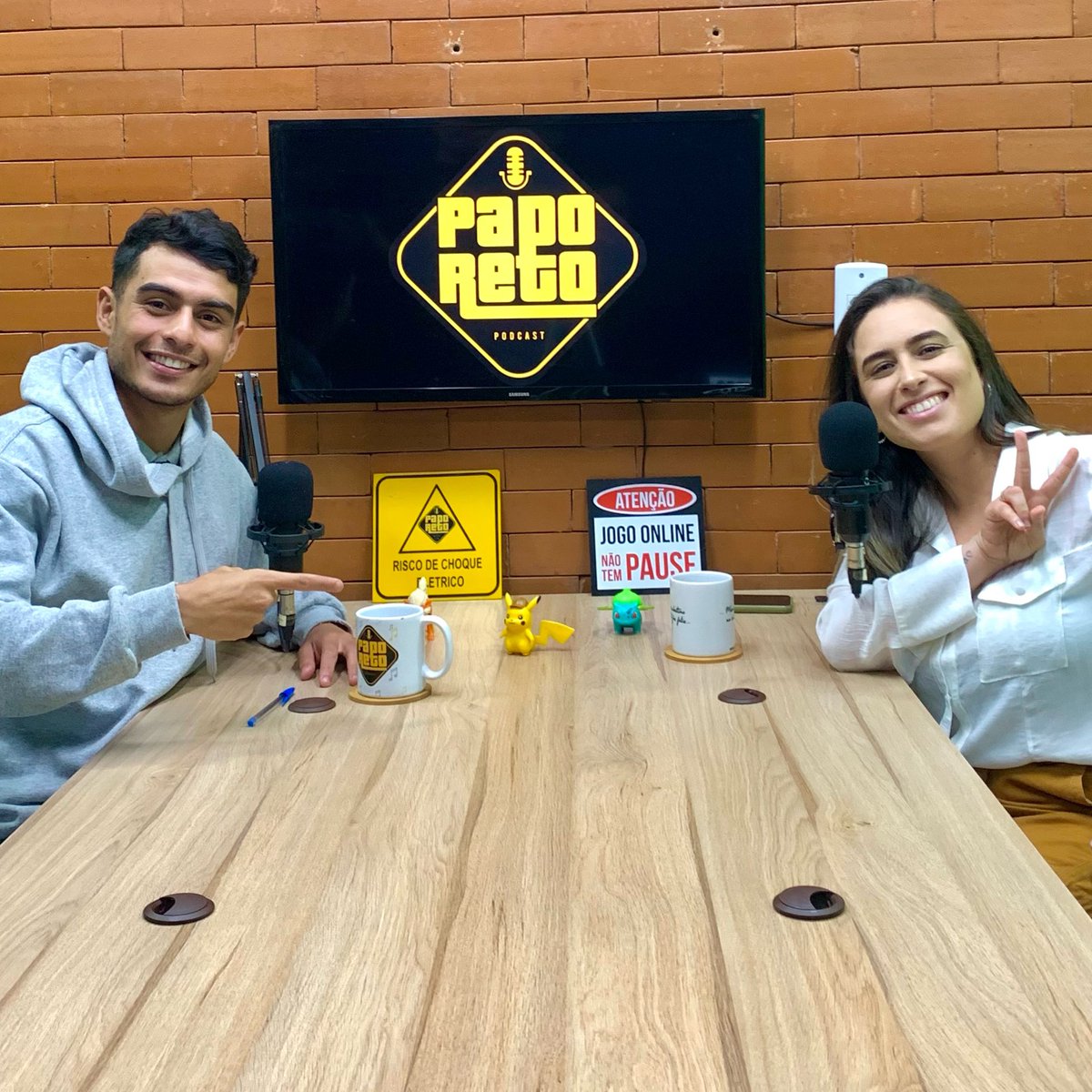 Podcastpprt's tweet image. estamos ao vivo com ela!!!! 
➡️ youtu.be/V2bN-s01sDA ⬅️