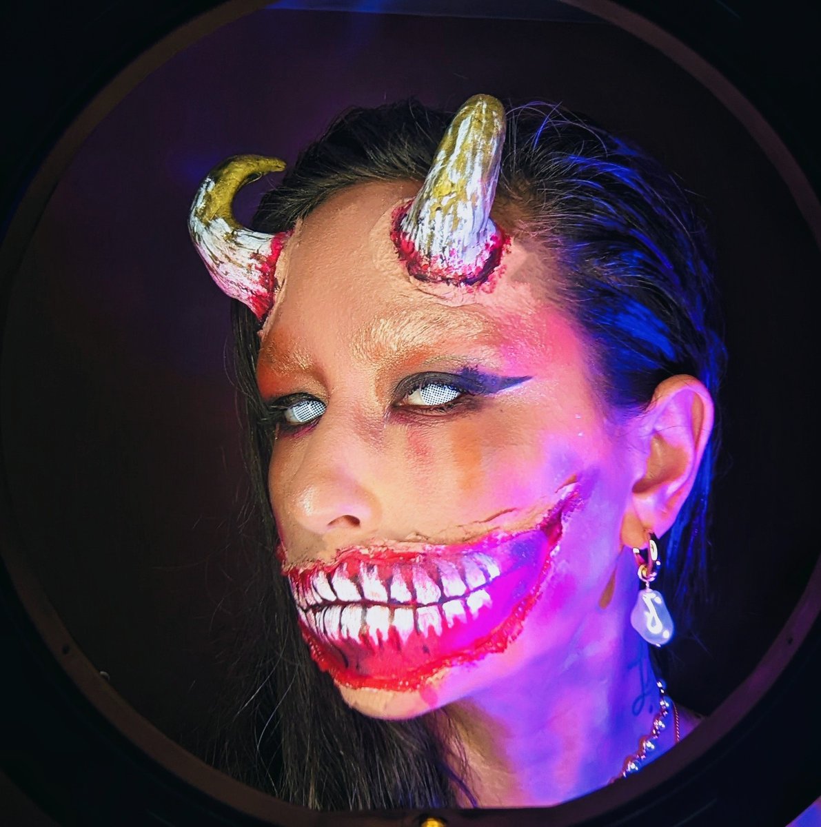 CaviarWithCrows's tweet photo. Got 30 mins on this competition, vote for me to be the next #FaceofHorror :
https://t.co/gcRFiNWUYD https://t.co/7m3Jg6MIqu