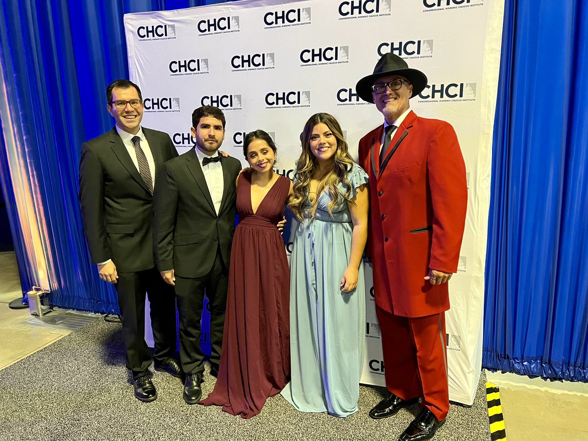 ChuckRocha's tweet photo. Team @SolidarityLLC representing at @CHCI #gala #brownprom tonight @LizOrtegaLuna @luisalcaute @daysirebeca95 @ElPerurrican #brownconsultantsmatter https://t.co/bmGFcJtpUd