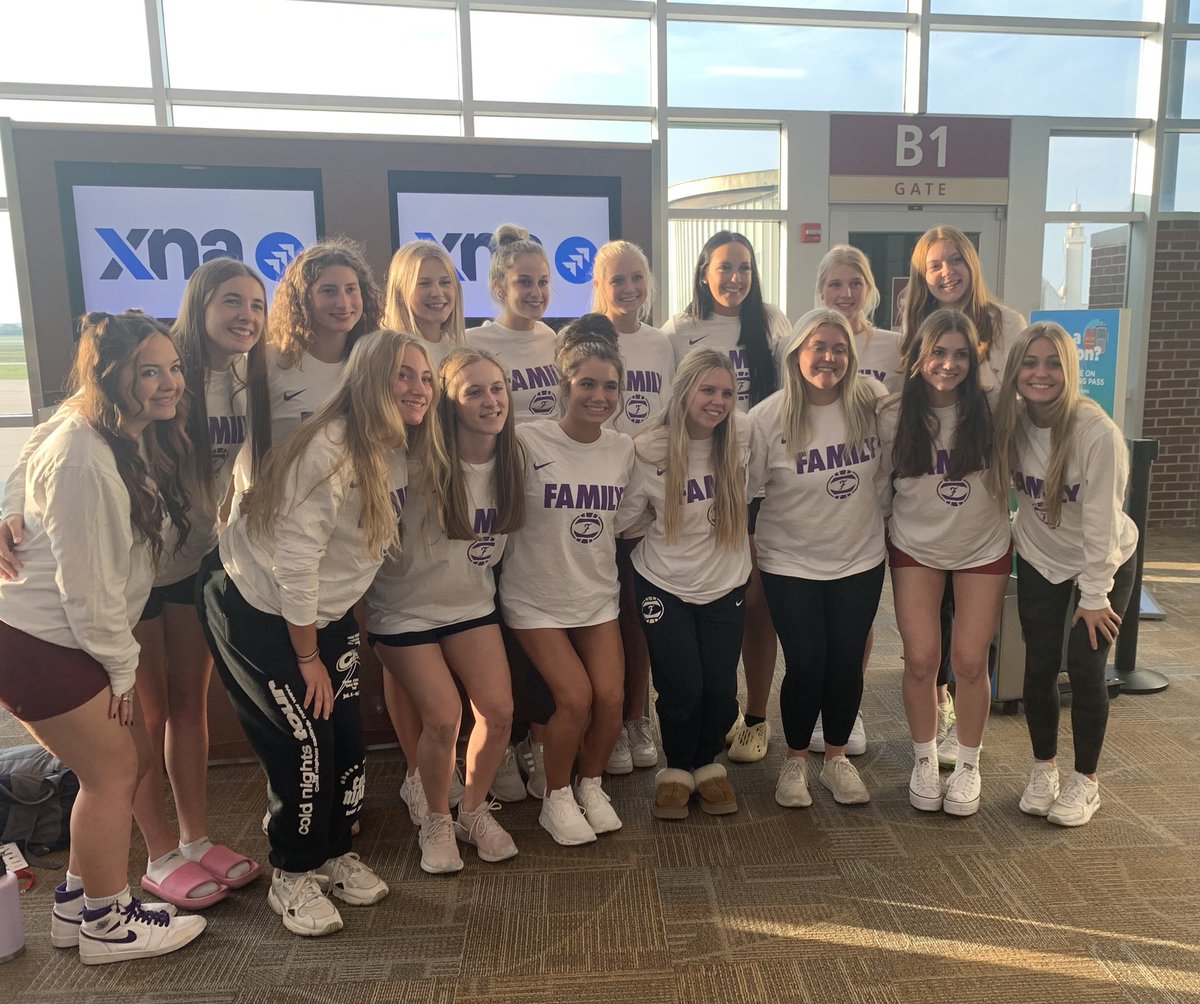 FayBulldogs's tweet photo. #4 in the NATION and boarding the plane to Las Vegas to play in the Durango fall classic! @DFC_vb #purplereign https://t.co/cyjyJn5llR