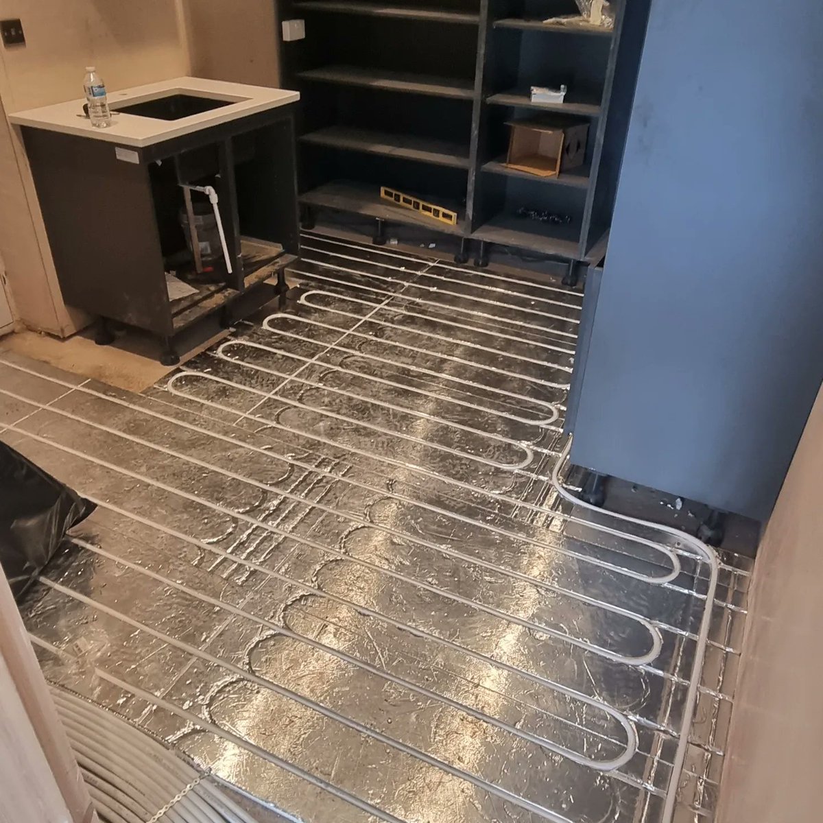 McrPandH's tweet photo. Another overlay Underfloor Heating System installed this week using @fastwarm overlay boards and manifold with @heatmiseruk thermostats #underfloorheatinginstallation #underfloorheating #pipework #plumbing #heating https://t.co/HSmOyiA0Ze