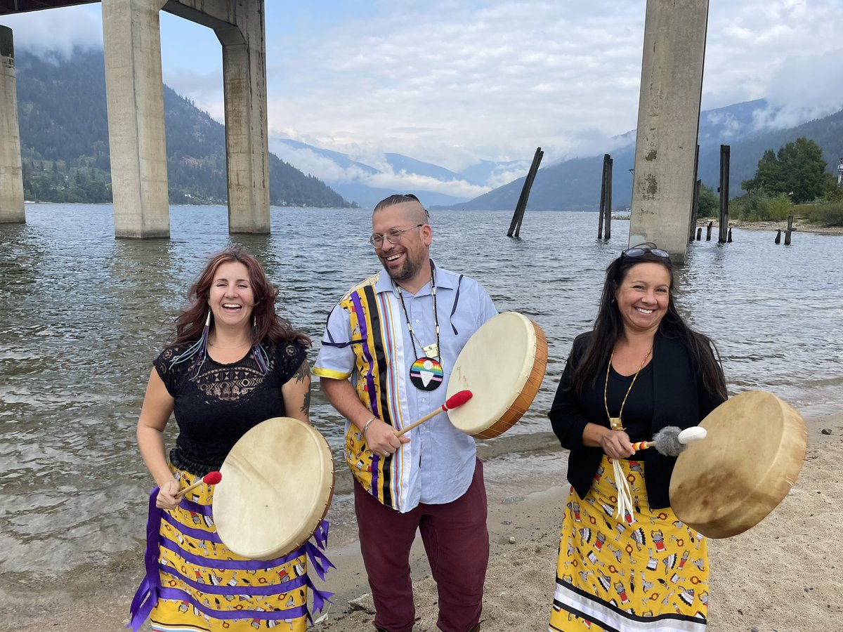 GAIL (@abedsd8) on Twitter photo #sd8abed <a href="/SD8KootenayLk/">SD8 Kootenay Lake</a> team walking together to share wisdom, planning, resources, ceremony and heart beats to continue the important supports for students! <a href="/_perrysmith/">Dr. Perry Smith Kꙻ anilqꙻ a?</a> <a href="/HaltonJesse/">nana akua</a> @deeweags <a href="/CurtisBendig/">Curtis Bendig</a> <a href="/jaclyn_dexter/">Jaclyn Dexter</a> #sd8abed <a href="/SD8KootenayLk/">SD8 Kootenay Lake</a> team walking together to share wisdom, planning, resources, ceremony and heart beats to continue the important supports for students! <a href="/_perrysmith/">Dr. Perry Smith Kꙻ anilqꙻ a?</a> <a href="/HaltonJesse/">nana akua</a> @deeweags <a href="/CurtisBendig/">Curtis Bendig</a> <a href="/jaclyn_dexter/">Jaclyn Dexter</a>
