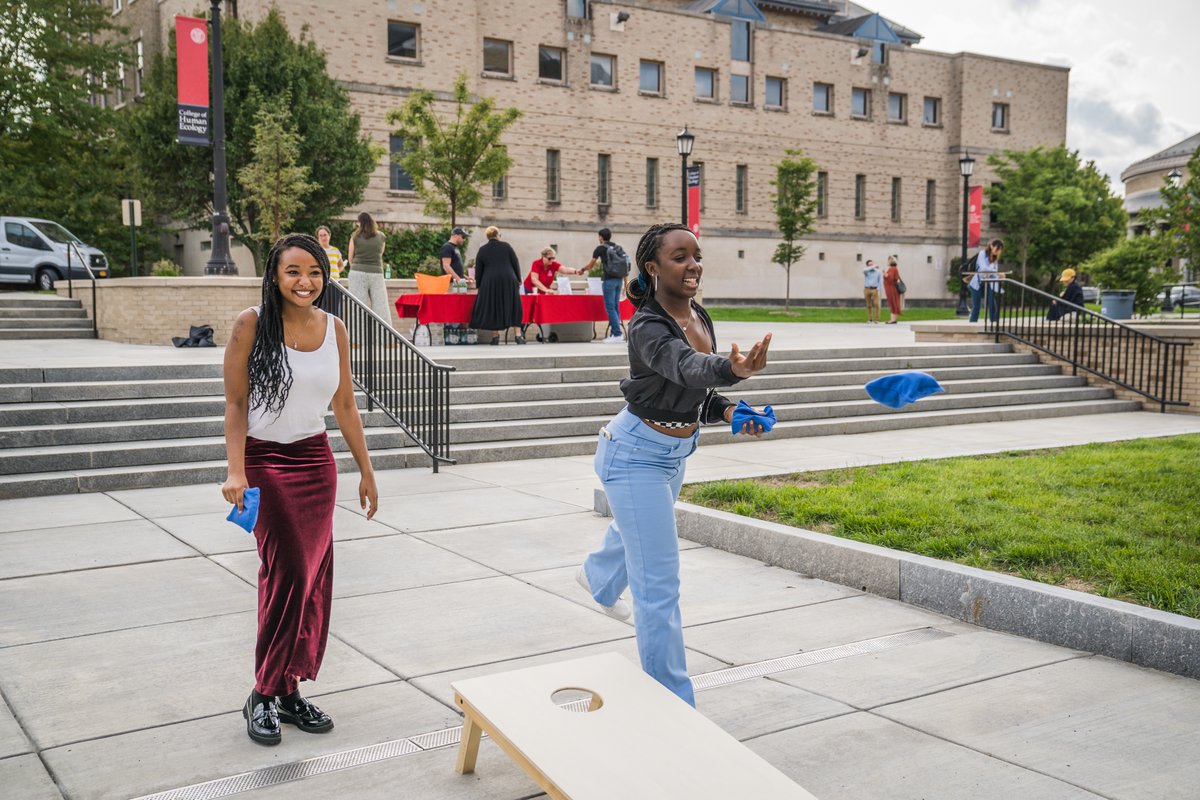 CornellCHE's tweet photo. So much fun seeing our CHE faculty, staff and students at yesterday's welcome back event in front of MVR Hall! #iamhumec
✅Jenga
✅Connect 4
✅Corn Hole MVR-style
✅Ice Cream, and lots of it
✅Smiling students https://t.co/KcW0WJLH4J