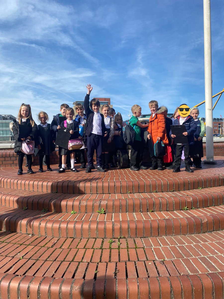 EGHighlands's tweet photo. A few pictures from our geography fieldwork trip into Hull City Centre on Tuesday, with an impromptu visit into the Trinity church to pay our respects 👑 https://t.co/5KIxRrLXF9