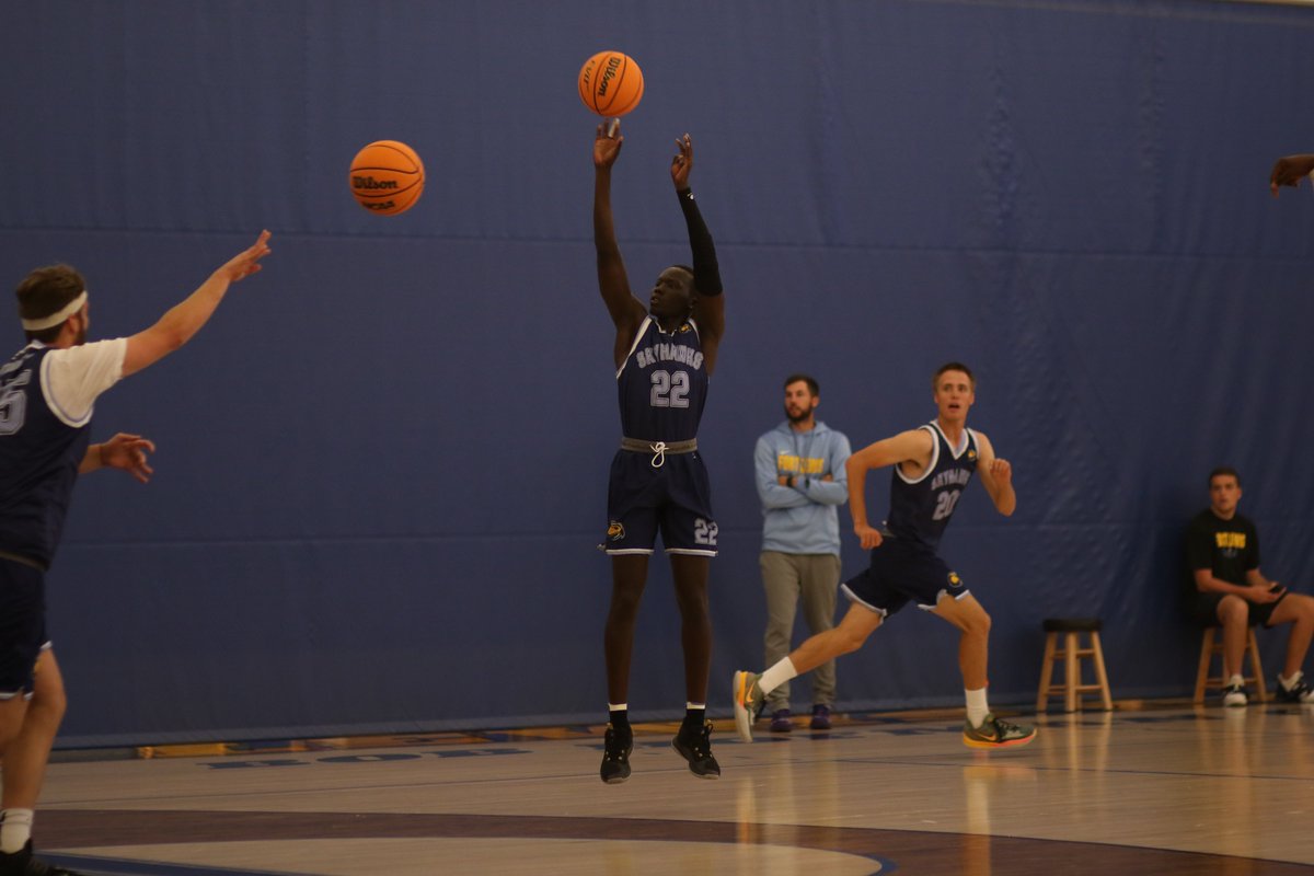 FLCMBasketball's tweet photo. #LetsSoar #FallFlicks https://t.co/RET9uOFtFi