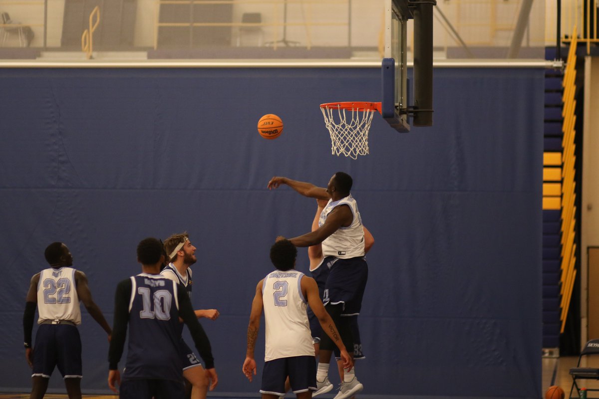 FLCMBasketball's tweet photo. #LetsSoar #FallFlicks https://t.co/yJPpHDFy6h