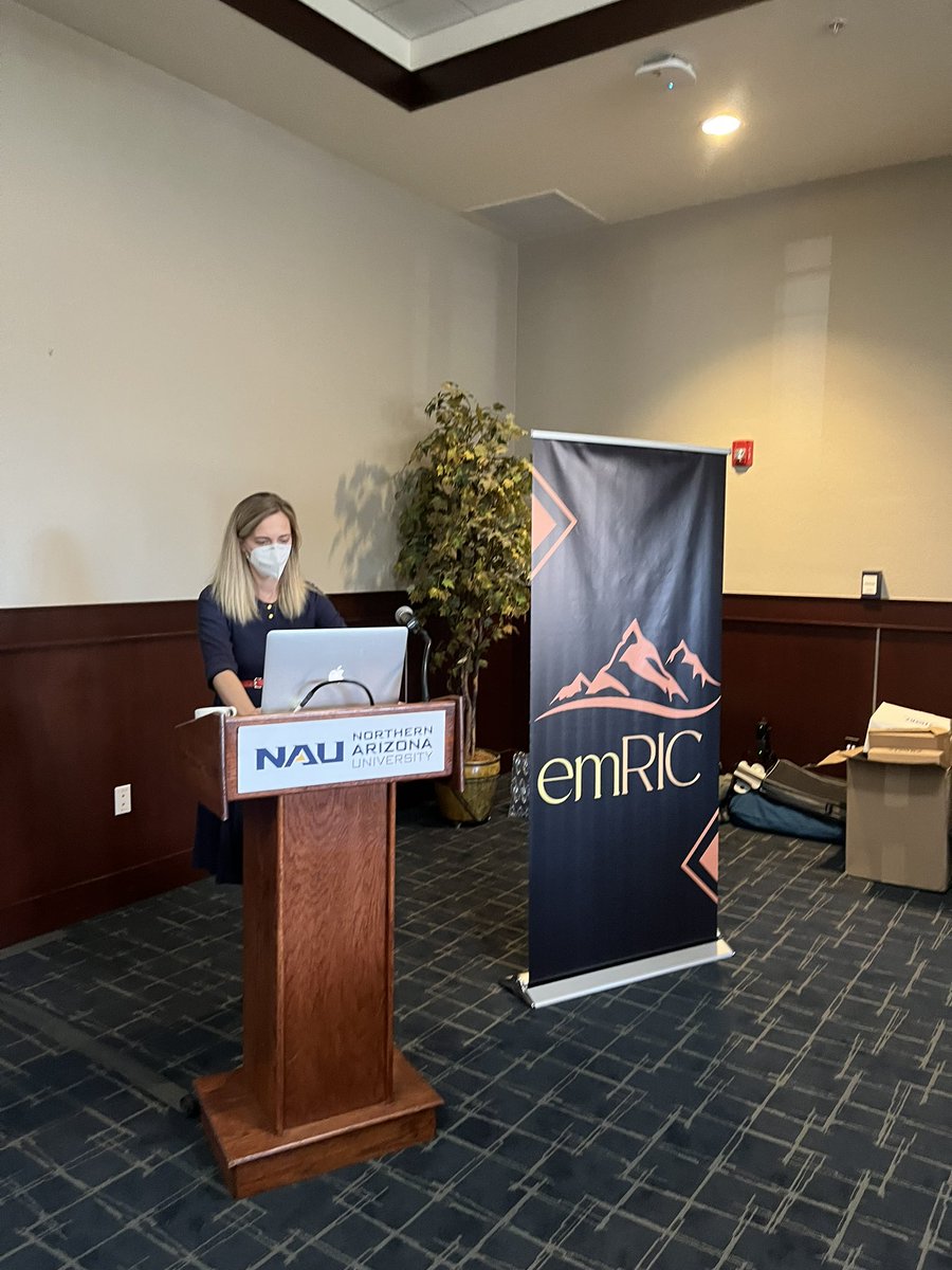 Dr. Ashley Sullivan starting off EMRIC22 introducing the ultrasound workshop!