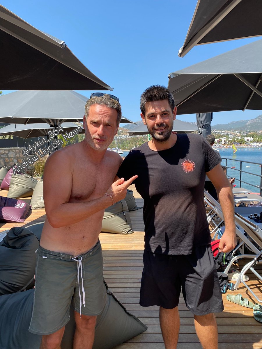 AndyLincolnNews's tweet photo. NEW | Andy with a fan on vacation in Turkey in August 2022.
#AndrewLincoln 

📸 Thanks for the photo Aykut Babür! https://t.co/qtN74Un0Yc