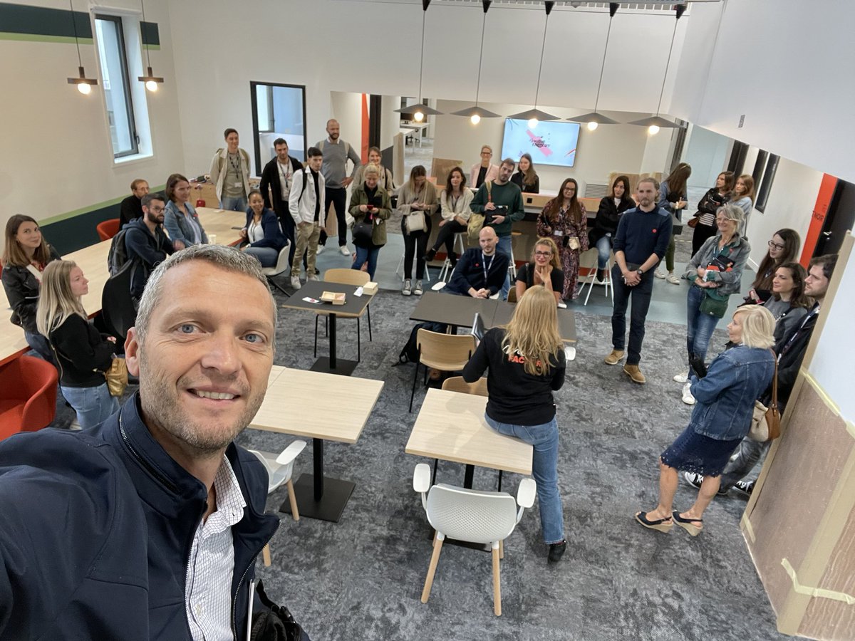 JeromDumont's tweet photo. Et voilà , au tour des équipes Mkg Comm de @NorautoFr d’emménager à la #moveFactory, notre nouveau lieu de vie, le Hub de la mobilité  ! Un endroit qu’on kiffe déjà 😍 #norauto #mobivia https://t.co/RZHCCZzJuy