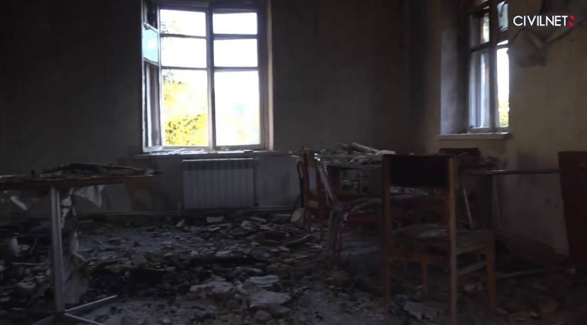 Donieeeea's tweet photo. Houses of peaceful civilians destroyed in #Armenia’s Gegharkunik, #Syunik, and Vayots Dzor regions by Azerbaijani shelling. https://t.co/TgGCt3DDnA