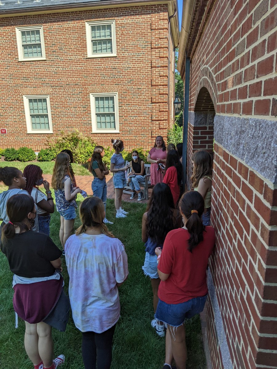 MadeiraScience's tweet photo. #throwback to the first day of classes! Can you believe it's already been three weeks?!? (featuring Ms. Freeman's #MadeiraGrade9 Biology class ☺️) https://t.co/Y9RSzRhcO7