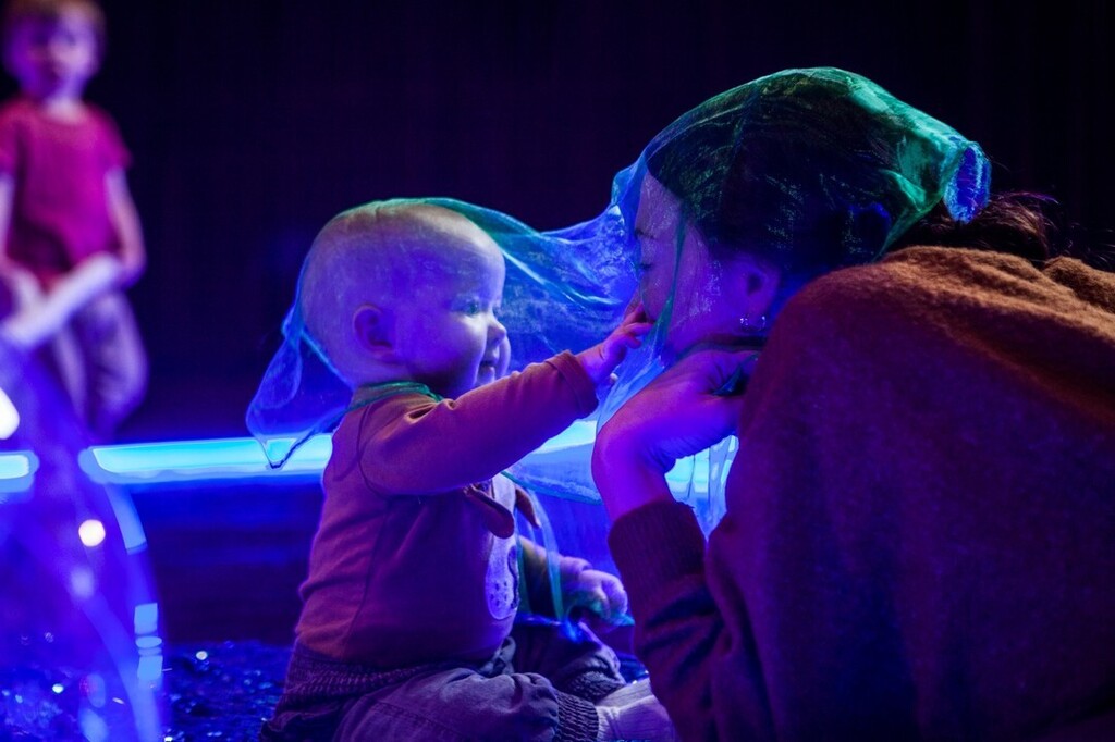 Come with us on a magical journey into the deep blue sea in this beautiful dance theatre piece, created especially for babies aged 0-2 and their parents or carers 🐙 This multi-sensory show is sure to engage and stimulate your baby’s imagination – an… instagr.am/p/Ciic89tIcAf/