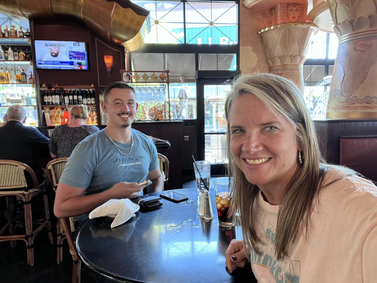 Cindy Hollowell tweet media