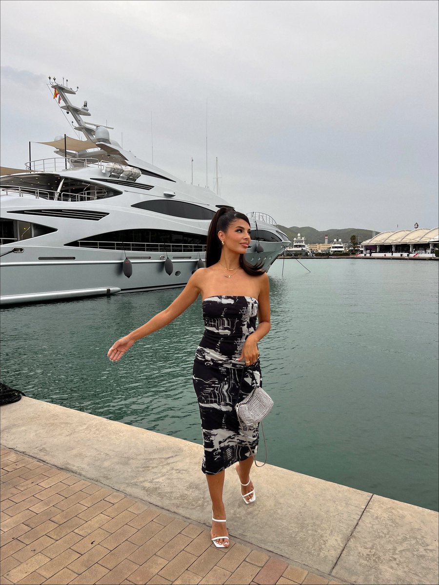Laura88Lee's tweet photo. Outfits in Ibiza 🤍 https://t.co/fYhyxTPUrD