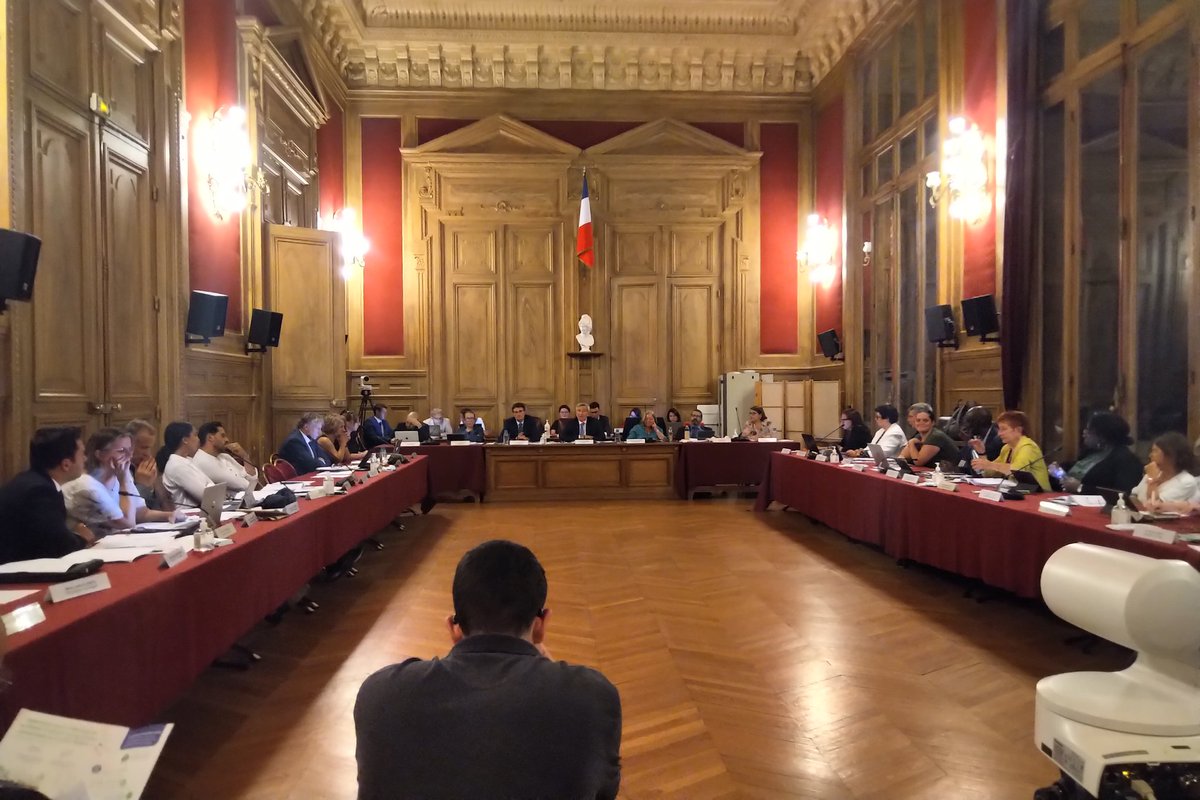 vrousseau_94's tweet photo. Le #CMKB de septembre est participatif, pour permettre aux kremlinois de s'exprimer sur le #referendum local, au sujet de la réduction de la vitesse à 30km/h sur les voiries communales du #KremlinBicetre. https://t.co/AZ76bfygxz