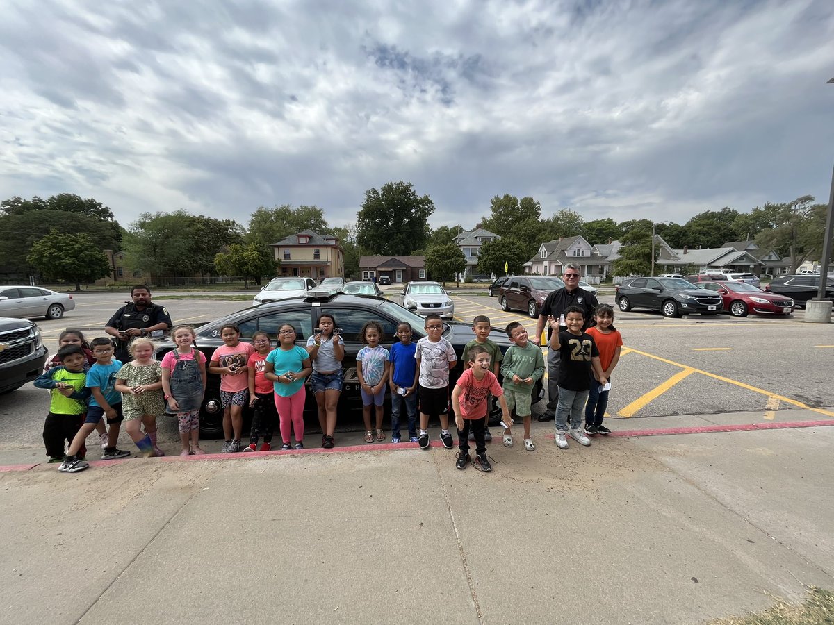 We had a super fun visit from Detective Bamberger and Patrol North CP officers! #IrvingShines <a href="/IrvingElementa1/">Irving Elementary USD 259</a> <a href="/WichitaPolice/">Wichita Police</a>