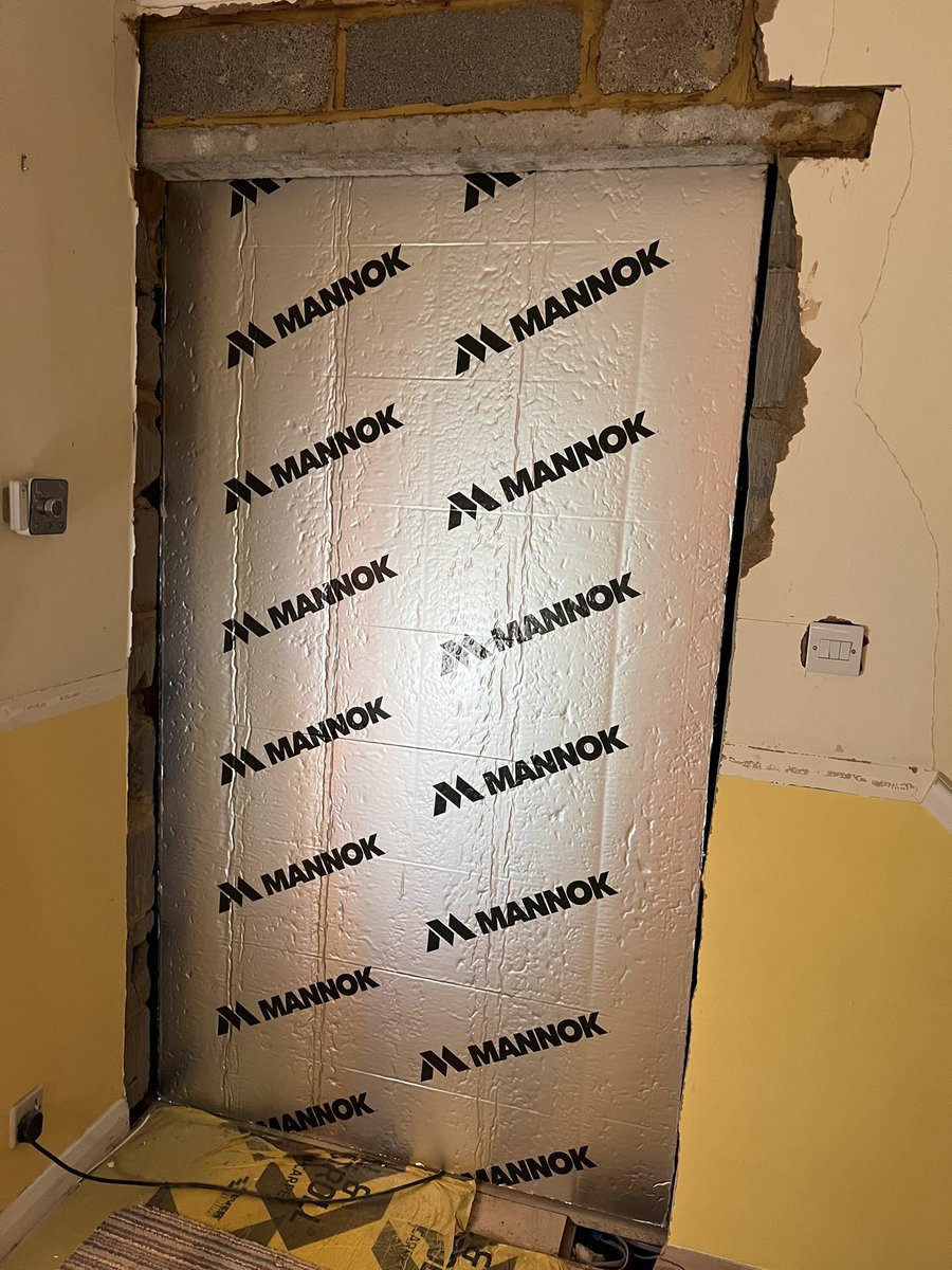 HBollards's tweet photo. Another warm night with the temporary door thanks to @MannokBuild https://t.co/y4UYTEyrl7