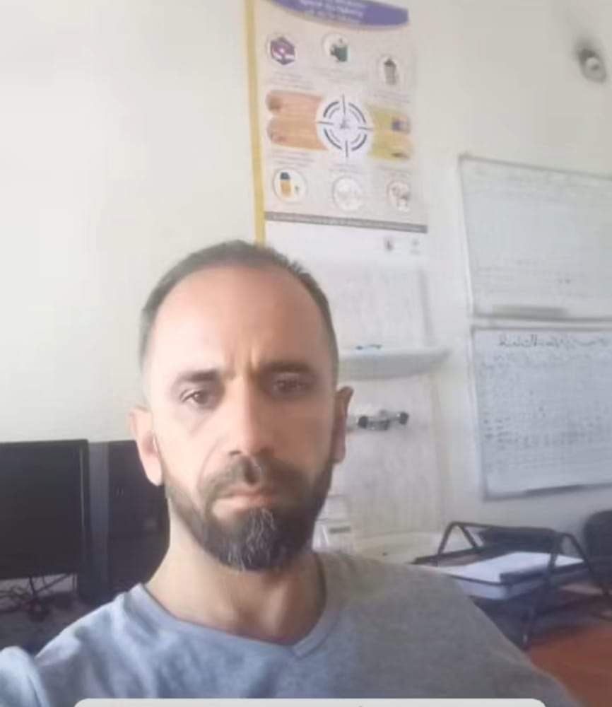DeirEzzor24's tweet photo. #D24:
Assad forces arrested the nurse Abdul Hamid Atallah Jassim from #Hatlah town in the northern #DeirEzzor countryside.
#Deirezzor_24 https://t.co/hJbBYri53v