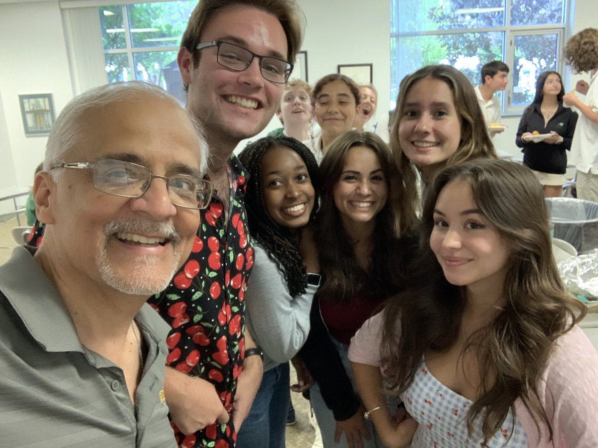 The Gibbon’s HOLA (Hispanic or Latinx Affiliated) students enjoyed a wonderful La Comida Latina!