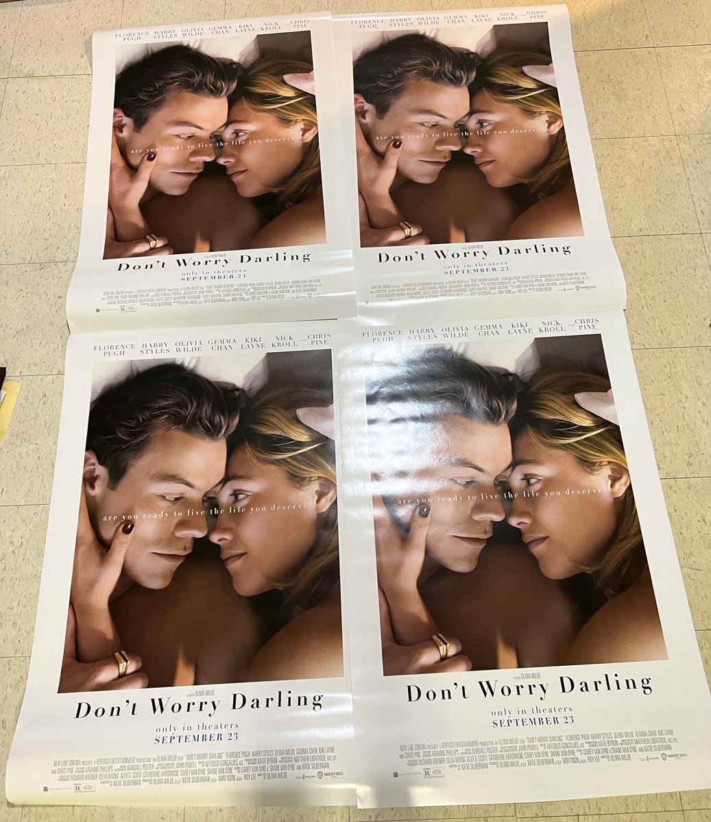 We got more Don’t Worry Darling posters in at the movie theater I work at! It’s like a giant Harry and Florence puzzle 🤣❤️