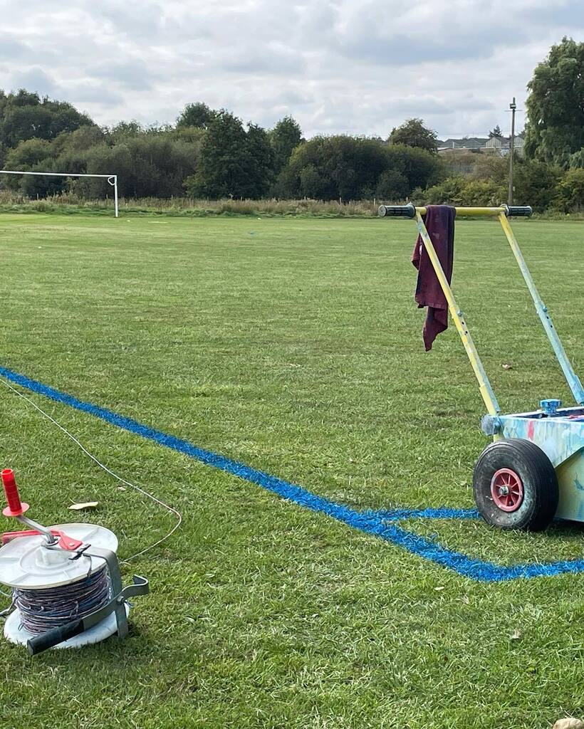 GroundsmanSct's tweet photo. Busy day earlier marking out the blue 9v9 pitch. Happy to have it marked out but the measuring out is a pain ๐๐คฃ #PitchMarking #LiningOut #Grassroots #Football #Spencer #SCT #Groundsman https://t.co/QribTyQqLz https://t.co/TxQC2e3j2Z