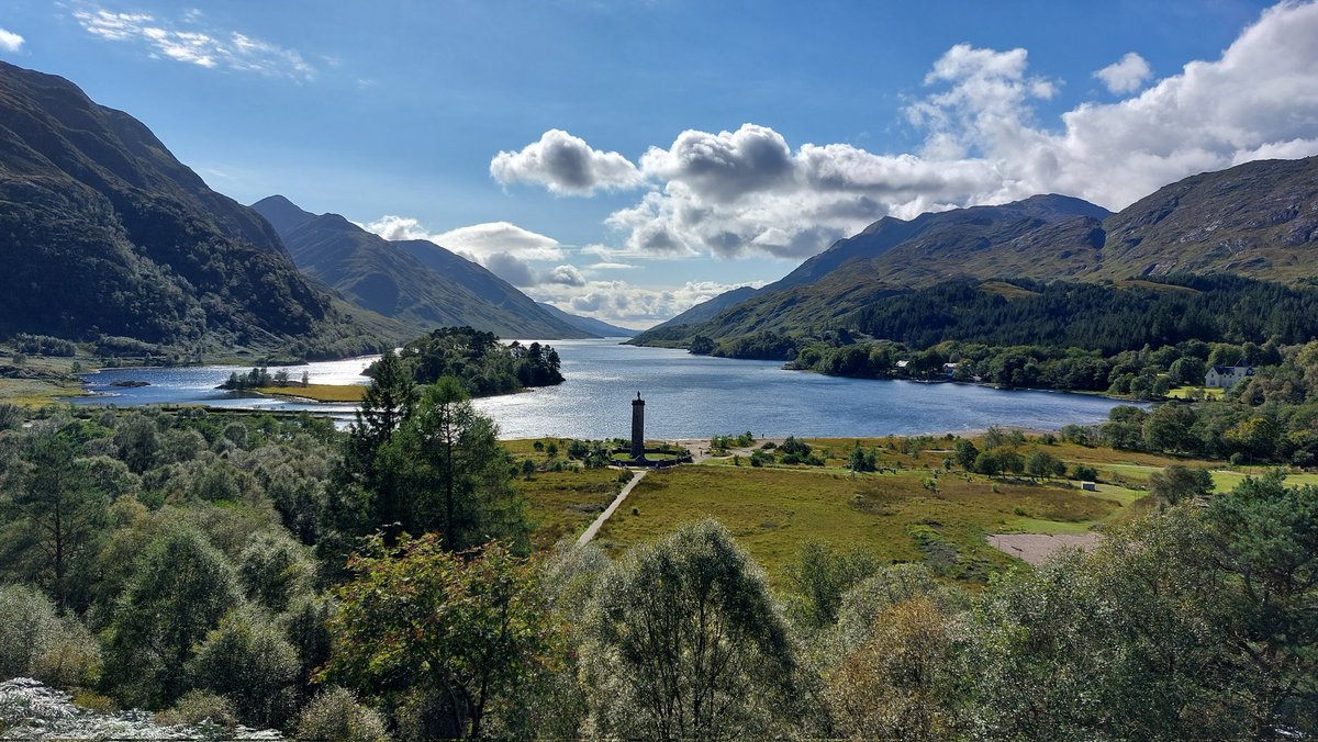 Rotorhead500's tweet photo. Loch Glenfinnan &amp; surrounding realms looking positively resplendent today, thank you Scotland! #scenery #beautiful #toomanypics https://t.co/TU9W3pSRL6