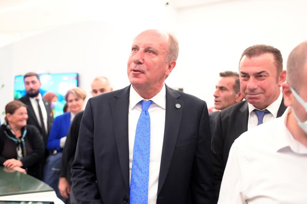 MemleketGaleri's tweet photo. Muharrem İnce Çaykur Müzesini ziyaret ederek Karadeniz programını başlattı😊 https://t.co/EpMn24gBYc