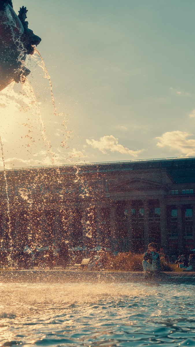 shutterpwnd's tweet photo. GN you all ✨🌙

#streetphotography #photography #Children #fountain #NFTs #NFTCommumity #Sunset https://t.co/xIbp3mcugt