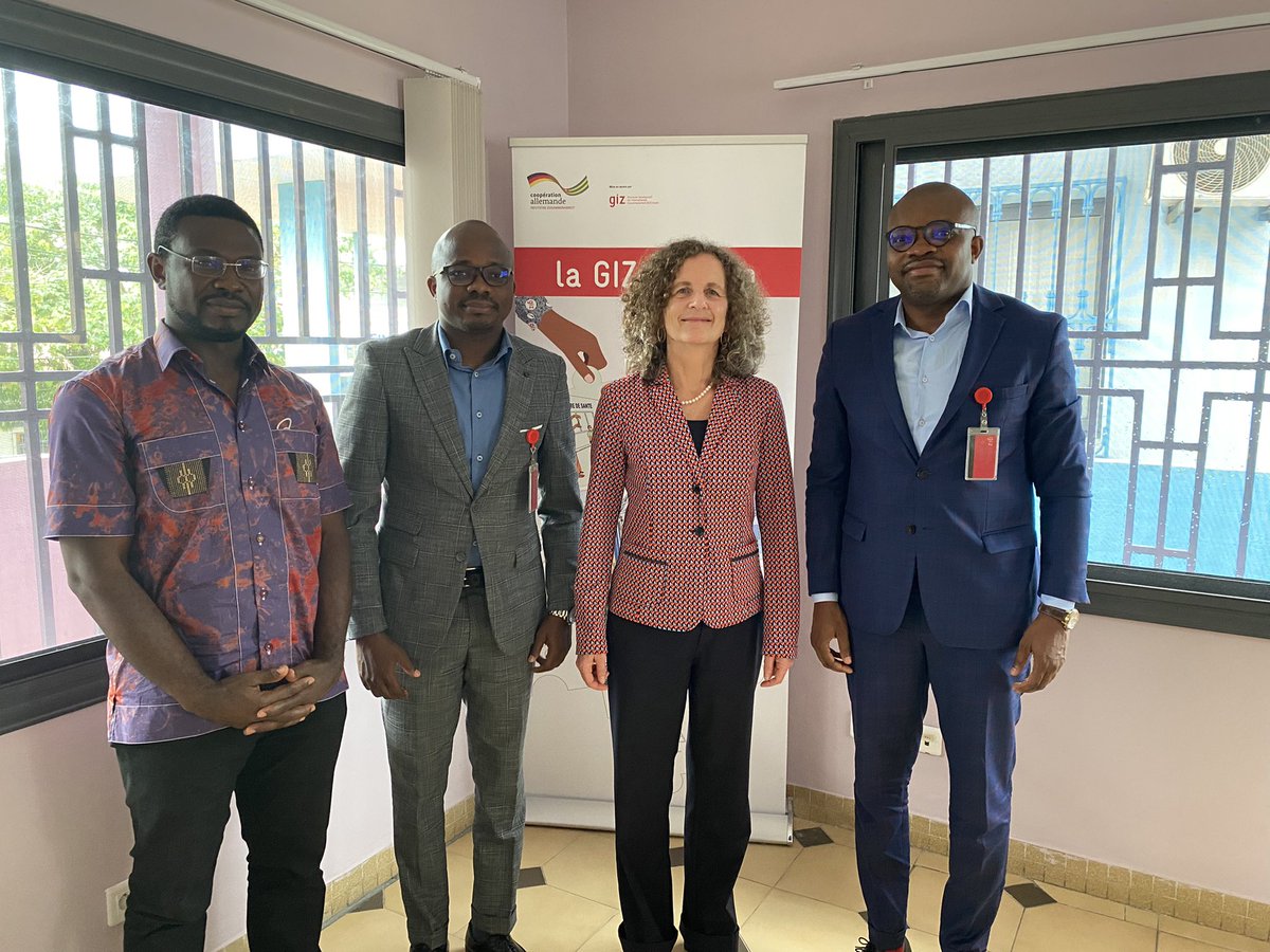IngeBaumgarten's tweet photo. Expérience&amp;engagement de #FokusYakou qui produit du matériel d'information intéressant pour le public&amp;les investisseurs potentiels. Nous avons discuté q plus d'informations pratiques en ligne pourraient être utiles p promouvoir #Togo en tant que destination pour l’investissement. https://t.co/mHOZsoyxDX