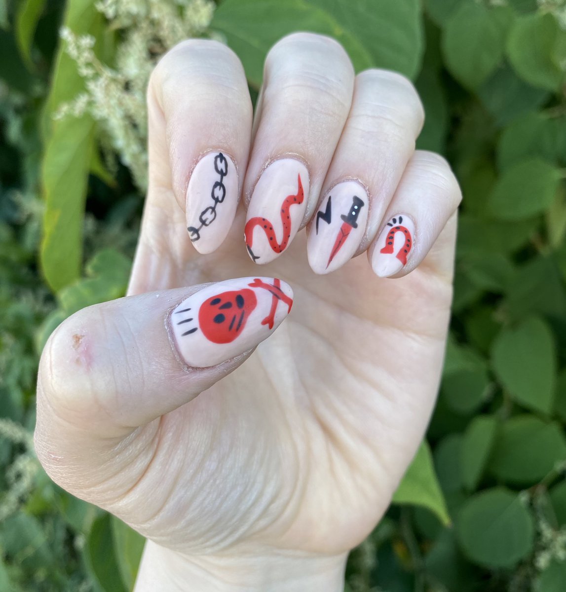 sequinghost's tweet photo. NAIL DAAAAAY!! @jfosfos put her entire heart &amp; soul into these btches https://t.co/ZACQKmgFHW