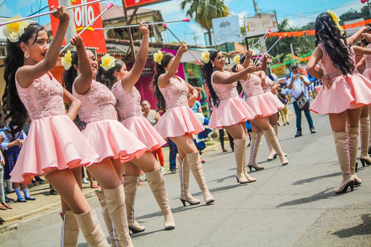 AlcaldiaCongo's tweet photo. Los congoleses salieron a las calles a participar en este desfile de la #VerdaderaIndependencia , sintiéndose orgullosos de ser salvadoreños. 🇸🇻 https://t.co/TDXSMKq5dz