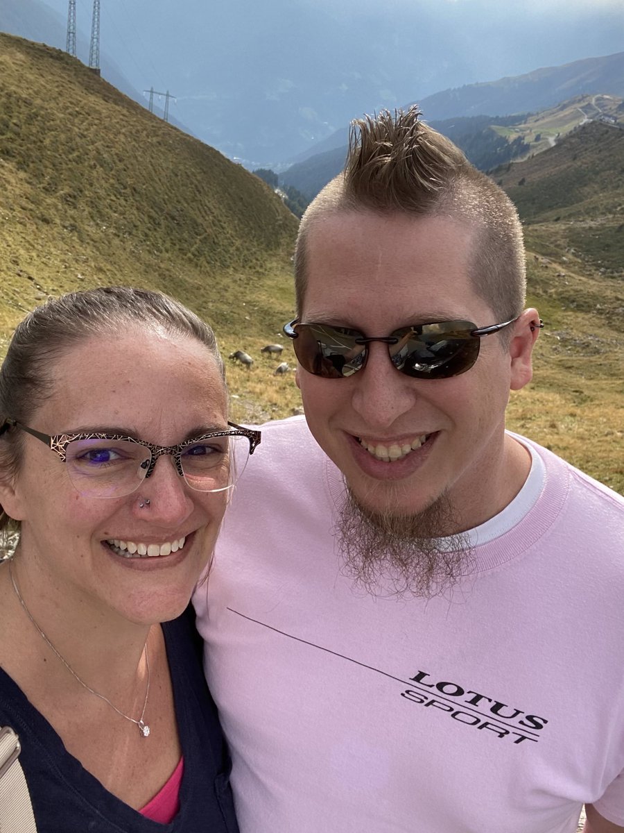 jasongranat's tweet photo. Happy birthday to my amazing wife, @GDigranat !  I love you! https://t.co/PwpCei6aHX