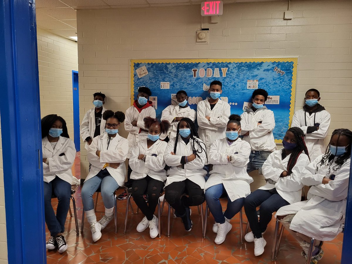STEAM_teacher's tweet image. Yeap, we were flexing for our &quot;first day of lab coat&quot; pics! #youseeit #weareready #funwhilelearning #MedicalDetectivesClass🥰😂 @WAPerryMS