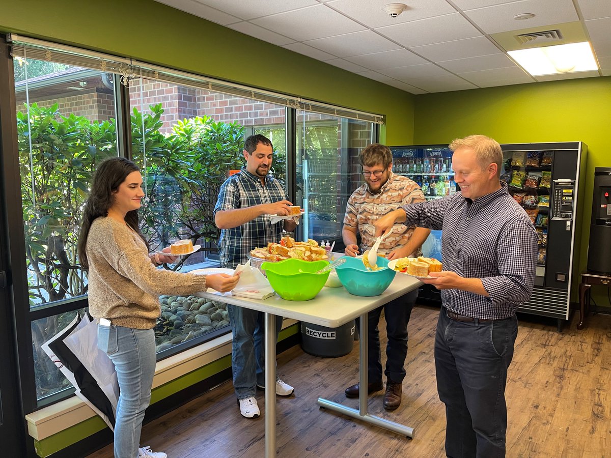 NaveNewell's tweet image. @PrimoHoagies for lunch today, just because!
#NaveNewellWay #keepthingsfun #companyculture