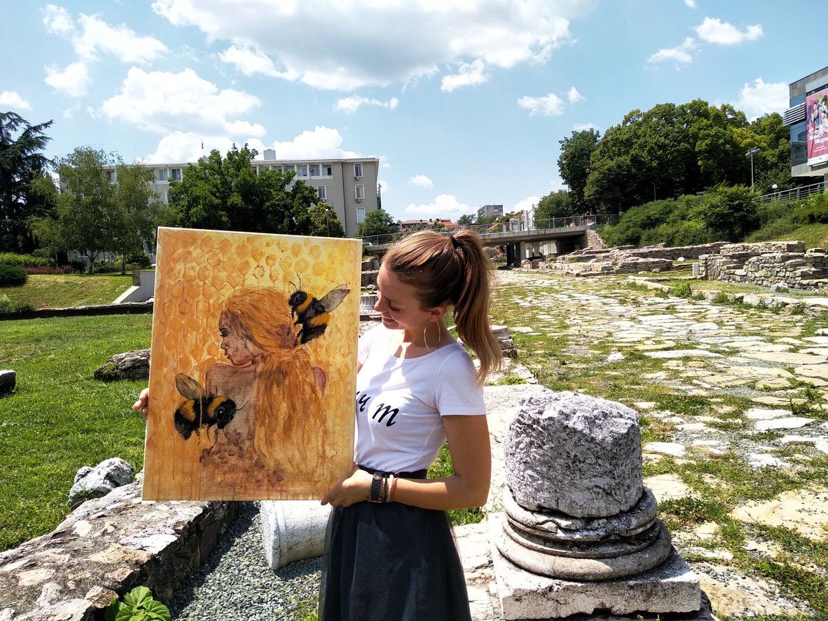 Graceful dancers who communicate the most essential - What others need to do to save the hive – It’s pure dedication! 🐝
#Artists #ArtistOnTwitter #painting #art #artgallery #artnews #artinfo #acrylicpainting #acrylic #Canvas #bumblebee