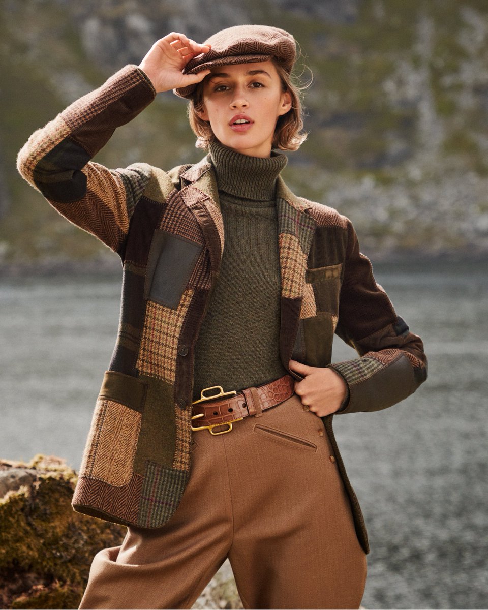 RalphLauren's tweet photo. Ralph Lauren’s Fall Collection juxtaposes the beauty of natural landscapes with subtle nuances found in luxury womenswear
Discover the world of Fall 2022: https://t.co/WITXJiAJqv
#RLCollection #RLCollectionAW22 https://t.co/e8ZAbQ1j7D