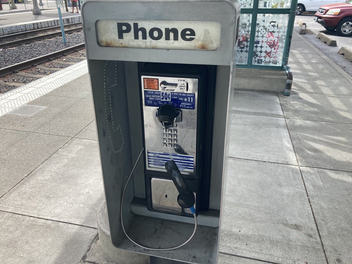 Someone doesn’t no how to use a phone <a href="/KATUNews/">KATU News</a>