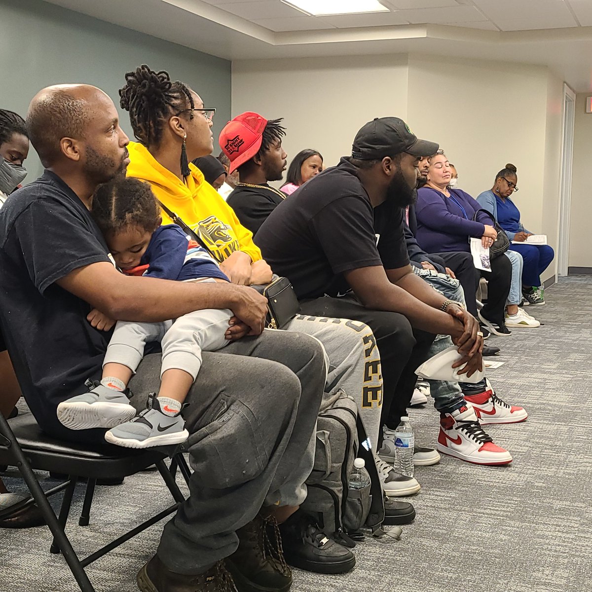 Last night @DrTovaWalsh & I joined the African American Breastfeeding Network & Fathers Making Progress to share results & facilitate community conversation on “Black Fathers, Equal Partners in Advancing Maternal& Infant Health” research project. @UWICTR @UWSoHE @UWMadSocialWork