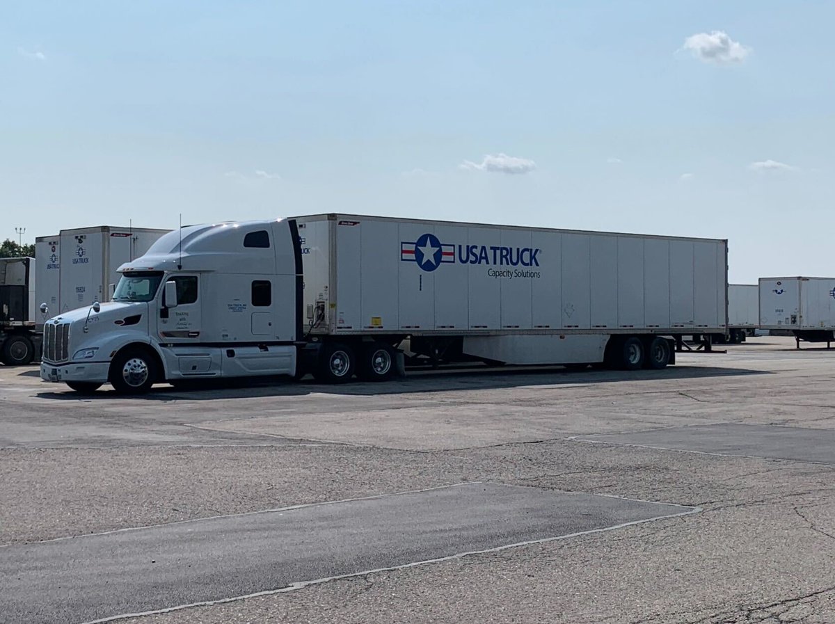 LinkeDrive's tweet photo. Had a great time with our friends at USA Truck (@usatruckrecruit) during this National Truck Driver Appreciation Week! #NTDAW #ThankATrucker https://t.co/opGpwAh0Sh