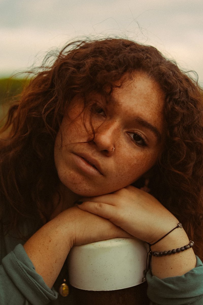 _kirbinator's tweet photo. freckles &amp; curls 🫧✨

fall portraits shot by logan edited by me <3 https://t.co/SibTkUavki