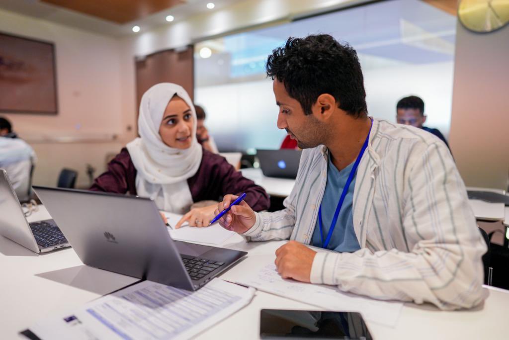 مركز #جامعة_الملك_عبدالعزيز وجامعة أكسفورد للذكاء الاصطناعي في العلاجات الدقيقة يطلق برنامج التبادل الطلابي بعنوان" الذكاء الاصطناعي في الطب الشخصي"، بغية الاطلاع على أحدث التقنيات ذات العلاقة بالذكاء الاصطناعي واستخداماته في الطب الشخصي.
<a href="/mohe_sa/">Mark</a>