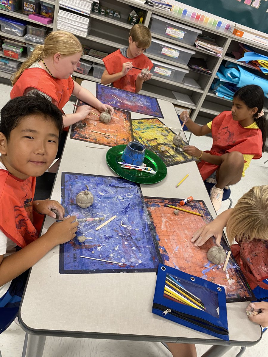 OSEArt_'s tweet photo. It was clay week for 5th grade! #OSEstars https://t.co/L7V39URy8y