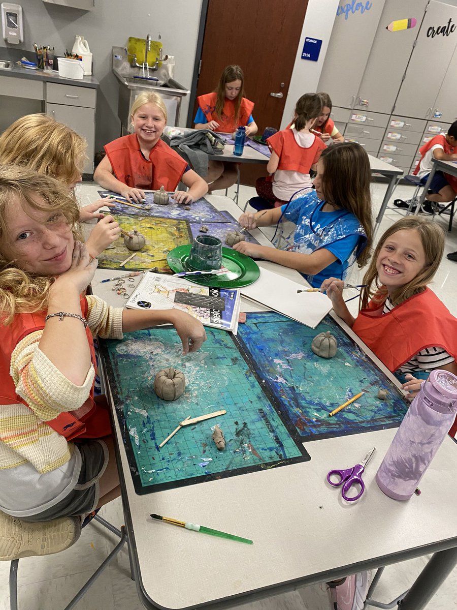 OSEArt_'s tweet photo. It was clay week for 5th grade! #OSEstars https://t.co/L7V39URy8y