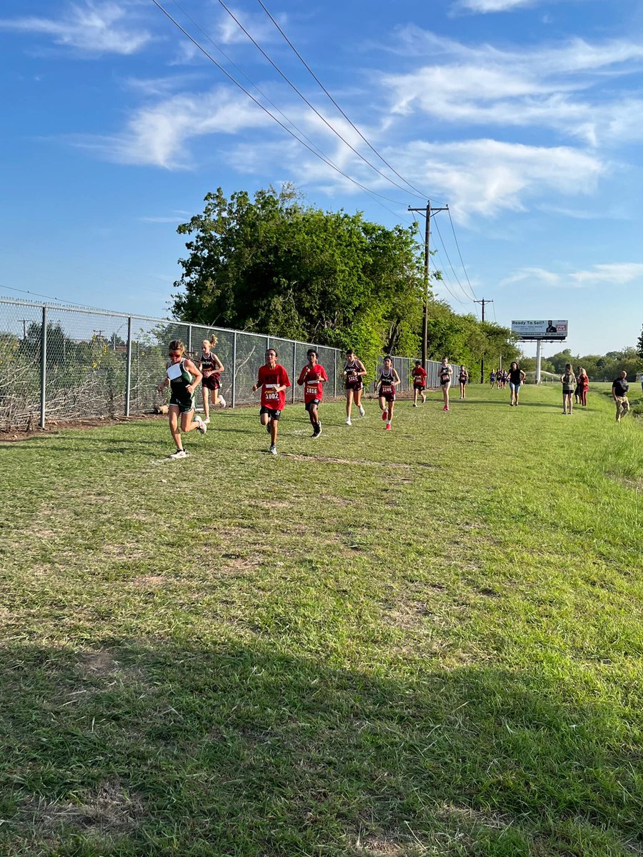 ISMSLadyEagles's tweet photo. Awesome job by our Lady Eagles at yesterdays cross country meet. 7th grade took home 2nd place and many PR’s set by our runners! @khsxcgirls @KISDAthletics @IndianSpringsMS https://t.co/ejBOo7vEn1