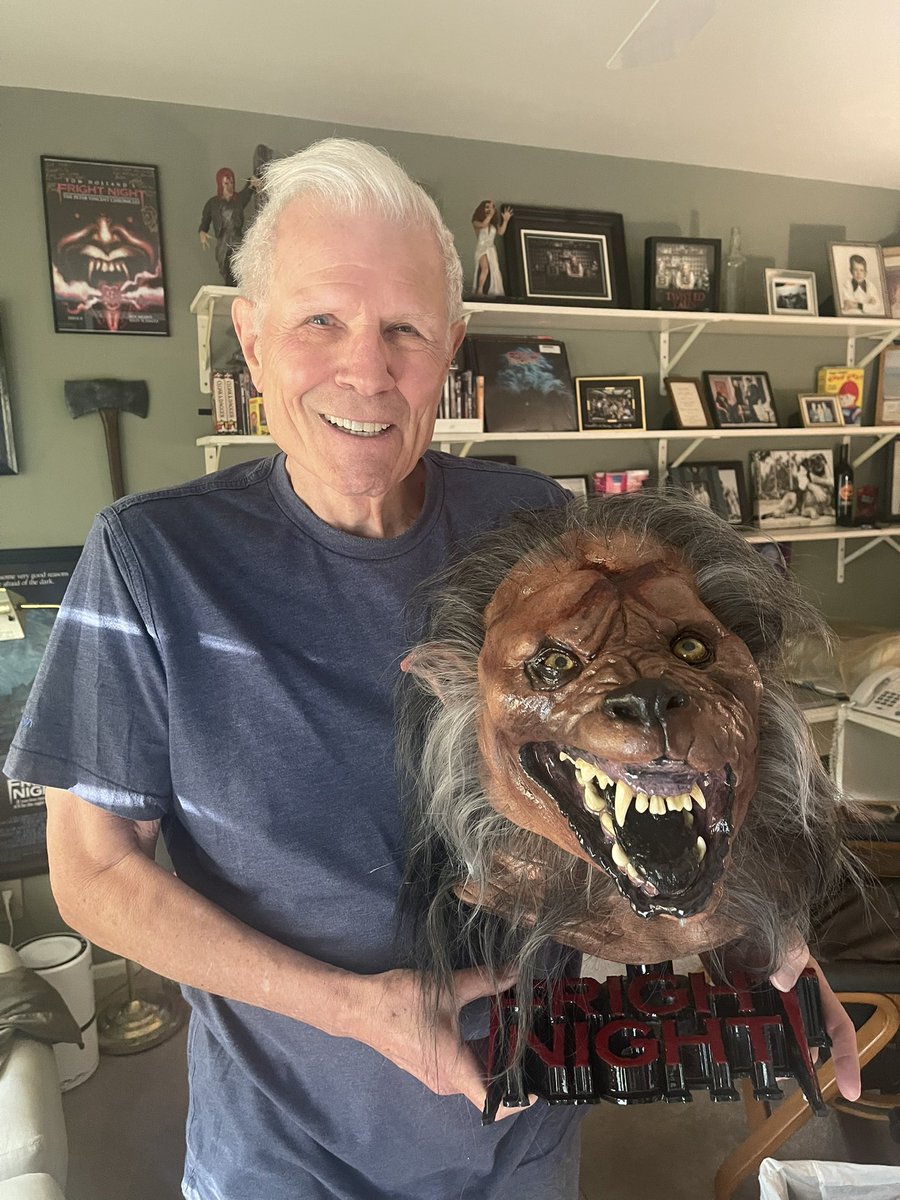 RealTomHolland's tweet image. This blew me away. Huge thanks to @intofx for making this insane bust of Evil Ed after transformation into Werewolf 🧛🏻‍♂️🦇 #frightnight #eviled #werewolf #HorrorMovies #sfx #moviemagic