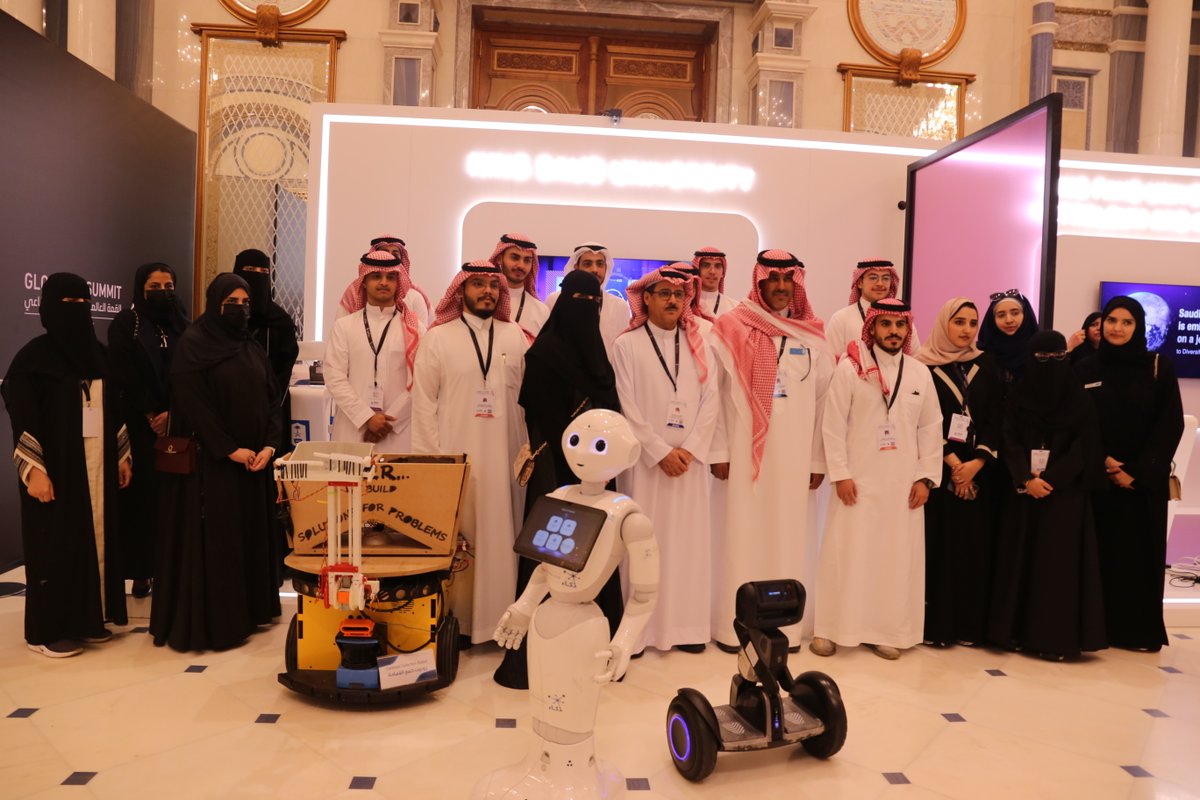 THAKAA_SA's tweet photo. اختتام مشاركة #جامعة_الملك_سعود في القمة العالمية للذكاء الاصطناعي بحضور سعادة وكيل الجامعة للدراسات العليا والبحث العلمي، ا.د.كتور يزيد آل الشيخ، ونخص بالشكر كل من كان له دور في نجاح هذه المشاركة العالمية والمساهمة فيها..

(1\2).. https://t.co/XyBrqESHLV