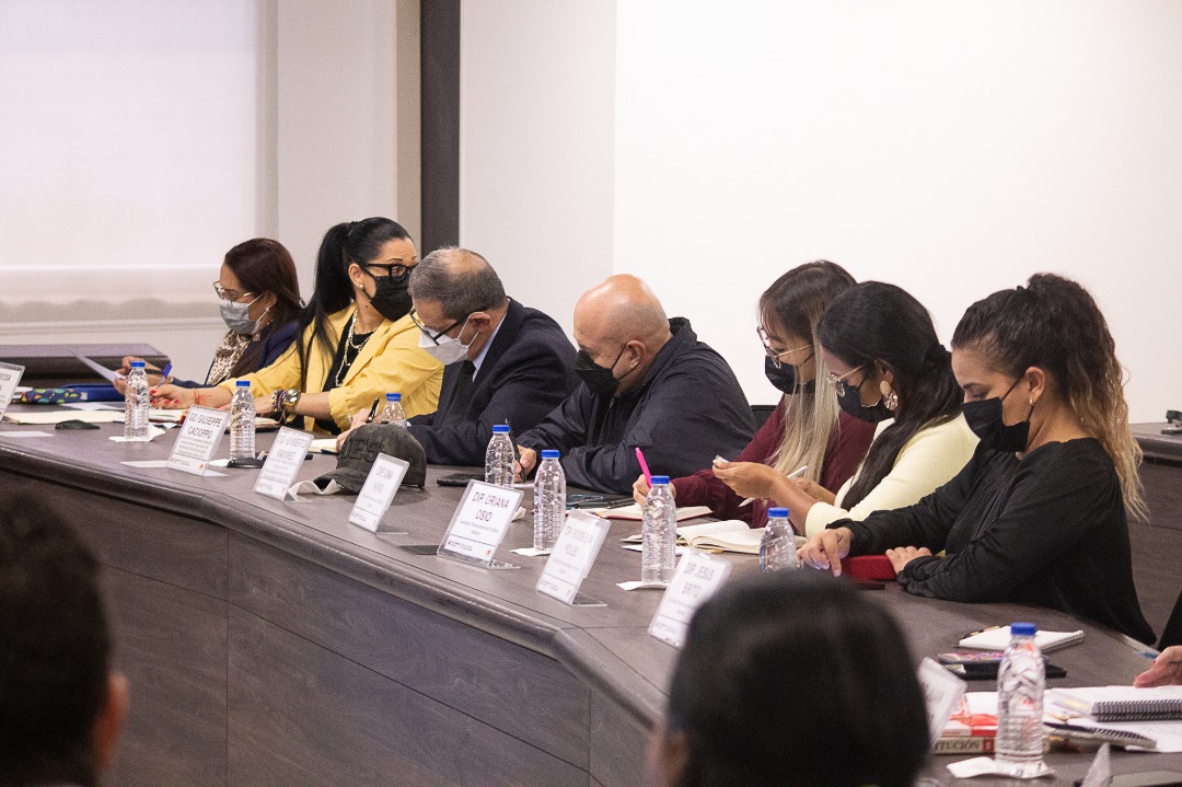 mirelct's tweet photo. Reunión Operativa de trabajo con el Pdte. de la Comisión Permanente de Política Interior de la @Asamblea_Ven, diputado @PedroCarreno_e y su equipo, definiendo acciones fundamentales para continuar garantizando DDHH de la población privada de libertad.
#ExpoFeriaIranVenezuela2022 https://t.co/adQAhyJO2J